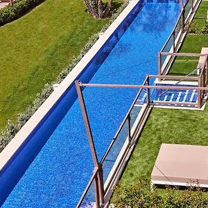 Suite de 1 Dormitorio con Vistas a la Piscina